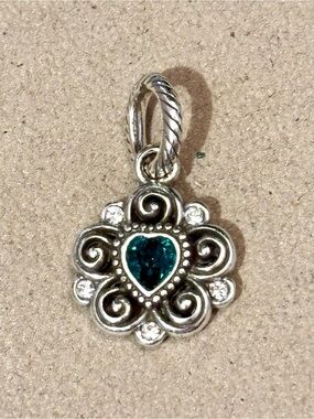 🆕 Brighton May Birthstone charm with Emerald Green crystal heart Retired